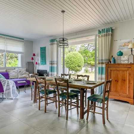 Maison De Famille Spacieuse A 1 Min De La A Pied, 2 *