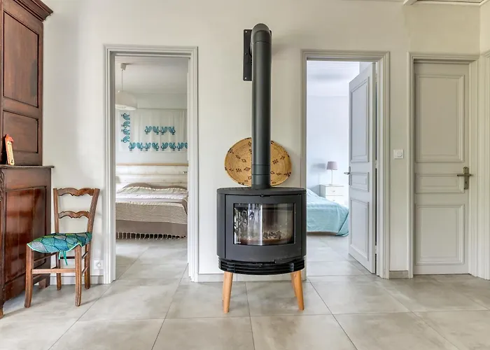 Maison De Famille Spacieuse à 1 Min De La à Pied, 2 Hébergement de vacances